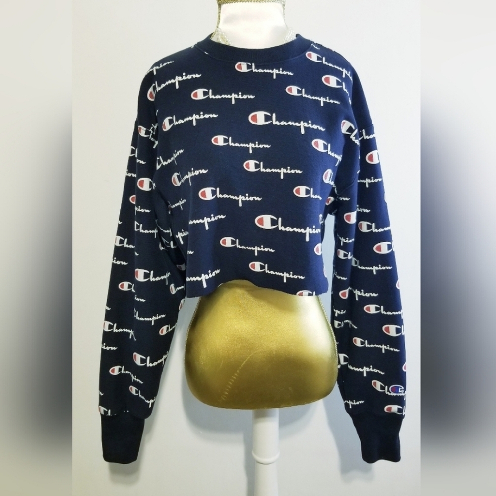 Champion Reverse Weave Logo Crop Sweatshirt Navy Blue Logo Print Retro Style - Picture 2 of 12